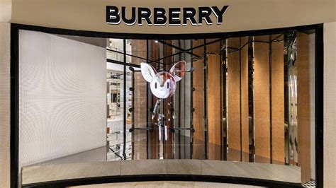 does burberry persnalize in store|Burberry marketing strategies.